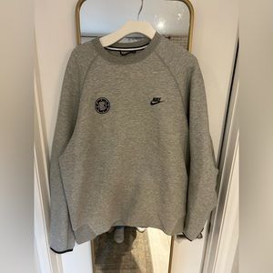 Nike Crewneck. Grey Size Mens Large. Los Angeles Clippers logo.